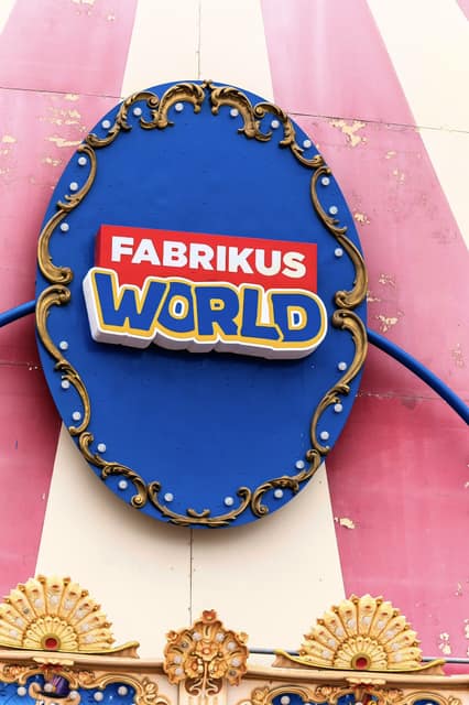 Fabrikus World · Vias court en rose — photo 94